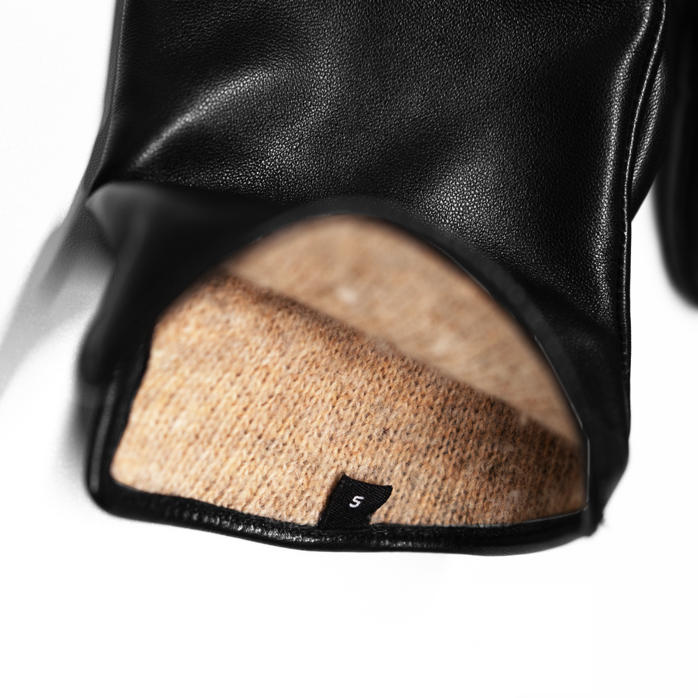 
                      
                        Dead Leather Gloves
                      
                    